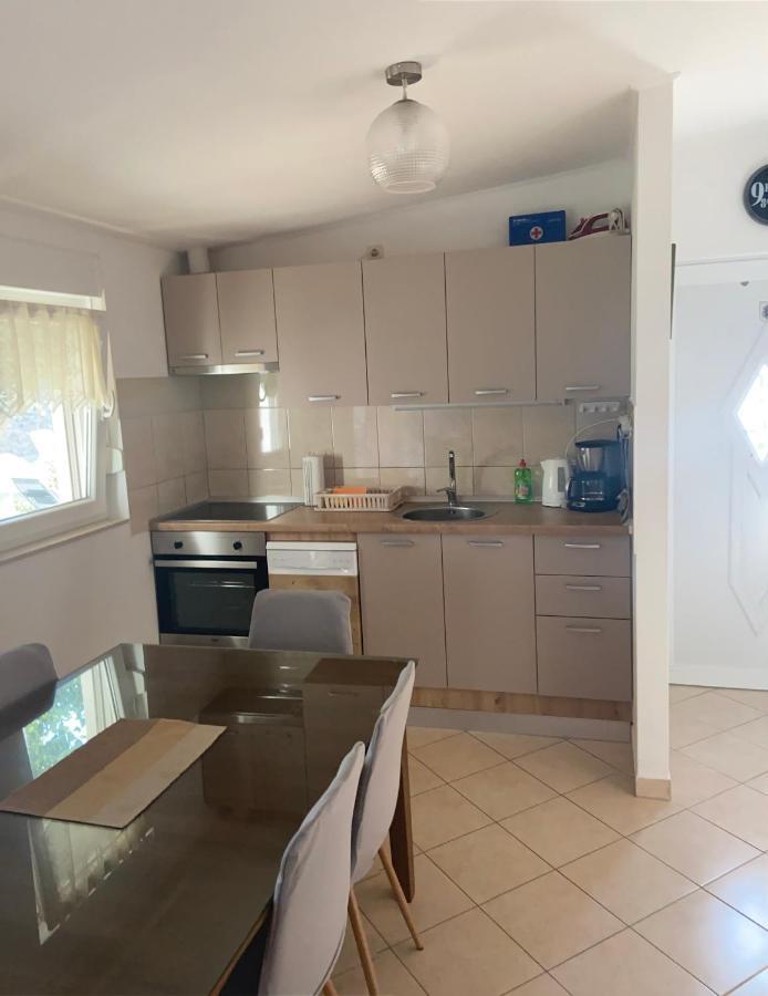 Vacation house Radosic Radosic (Lecevica)