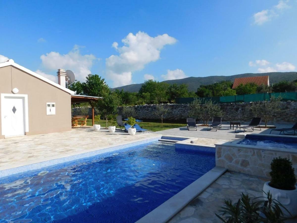 Сasa de vacaciones Vacation house Radosic *