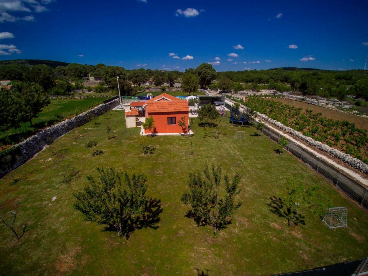 Сasa de vacaciones Vacation house Radosic Radosic (Lecevica)