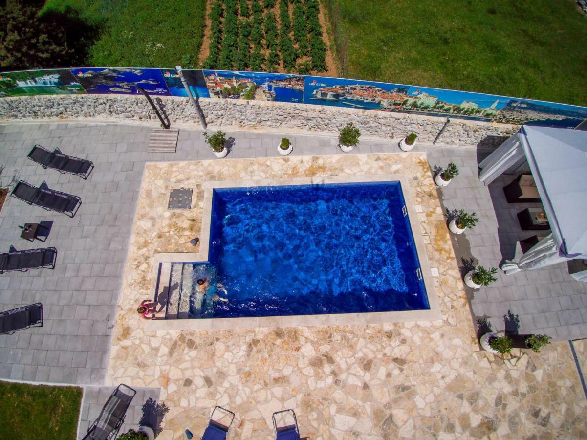 Vacation house Radosic Radosic (Lecevica)